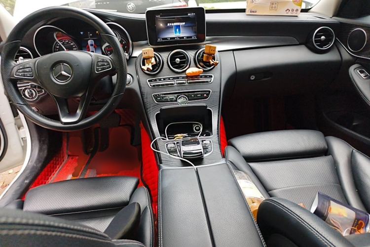 Used Mercedes-Benz C-Class 2018 C 200 Sport Edition Center Console