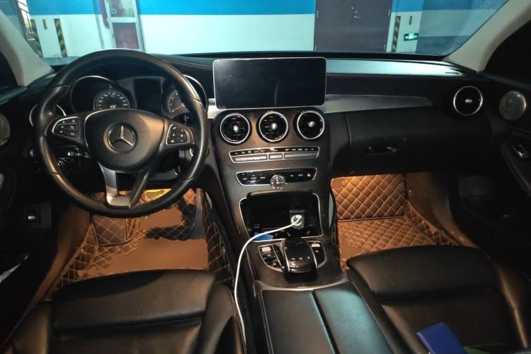 Used Mercedes-Benz C-Class 2018 C 200 L Sport Edition Center Console