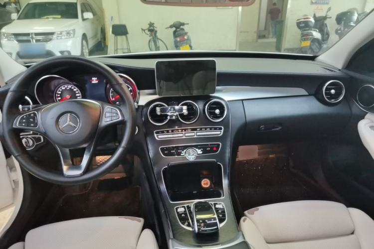 Used Mercedes-Benz C-Class 2018 C 200 L 4MATIC Sport Edition Center Console