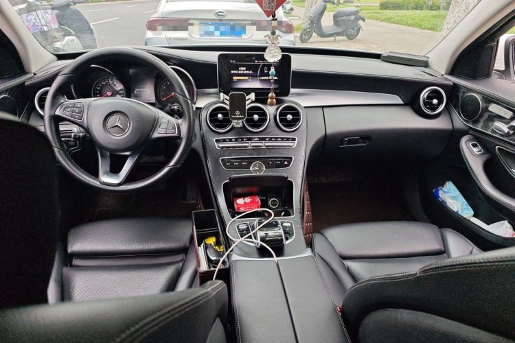 Used Mercedes-Benz C-Class 2018 C 200 L Sport Edition Center Console