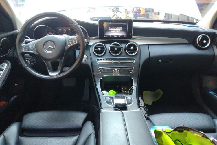 Used Mercedes-Benz C-Class 2018 C 200 L Sport Edition Center Console