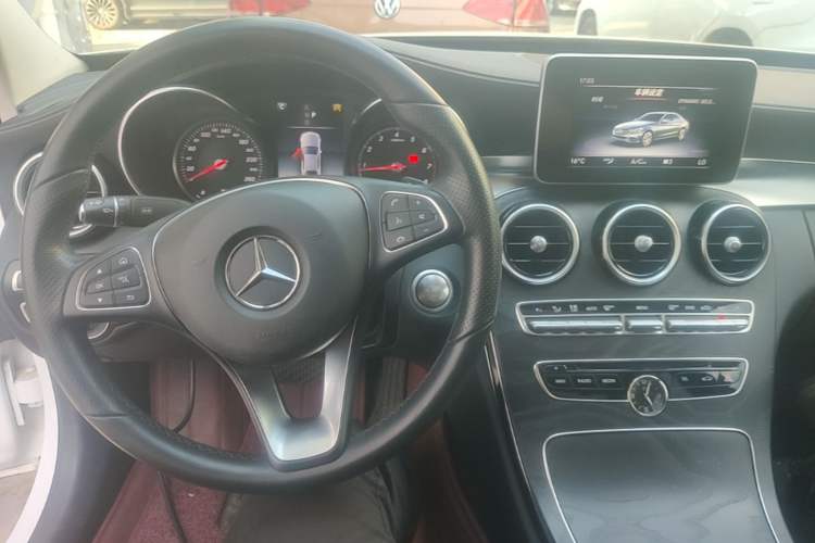 Used Mercedes-Benz C-Class 2018 C 200 L Sport Edition Center Console
