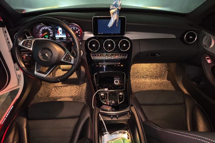 Used Mercedes-Benz C-Class 2018 C 200 Sport Edition Center Console