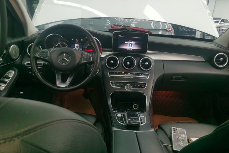 Used Mercedes-Benz C-Class 2018 C 200 L Sport Edition Center Console
