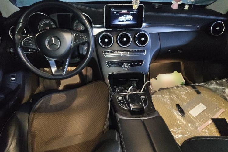 Used Mercedes-Benz C-Class 2018 C 200 L Sport Edition Center Console