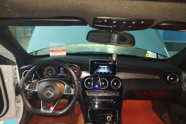 Used Mercedes-Benz C-Class 2018 C 200 Sport Edition Center Console