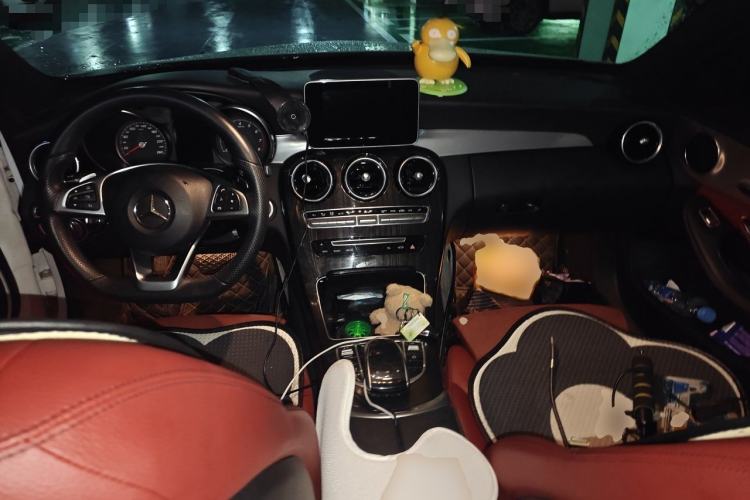 Used Mercedes-Benz C-Class 2018 C 200 Sport Edition Center Console