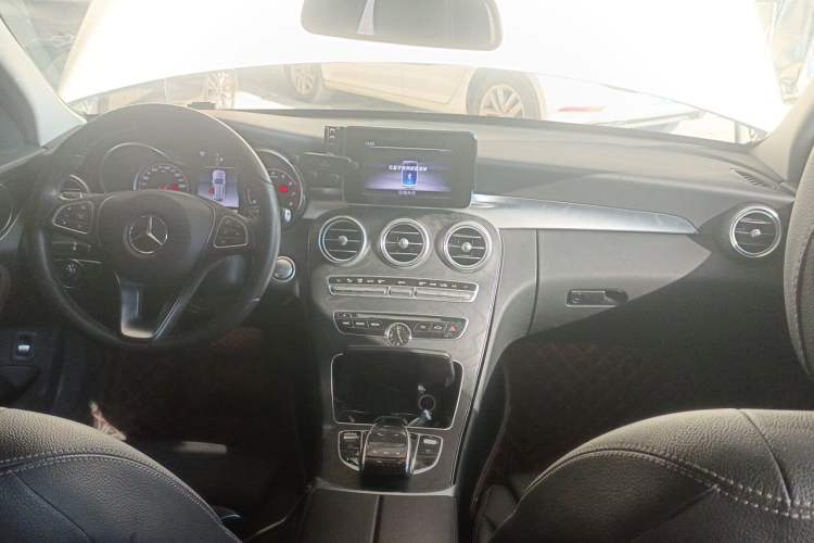 Used Mercedes-Benz C-Class 2018 C 200 Estate Center Console