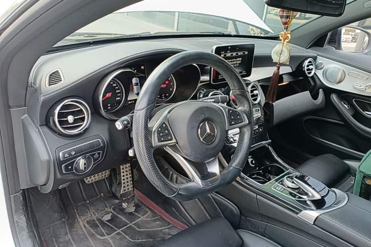 Used Mercedes-Benz C-Class 2018 C 200 Coupe Center Console