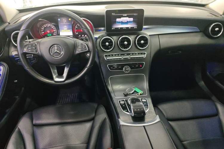 Used Mercedes-Benz C-Class 2018 C 180 L Dynamic Sports Edition Center Console