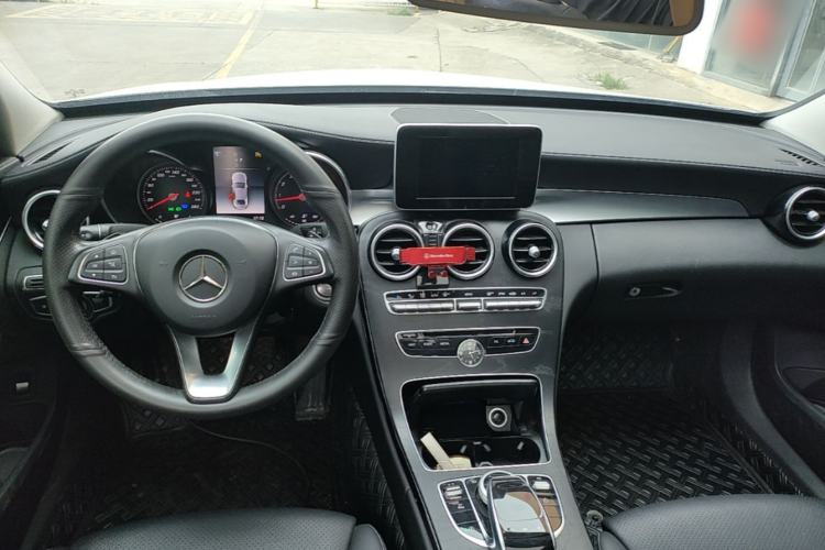 Used Mercedes-Benz C-Class 2018 C 200 L Sport Edition Center Console
