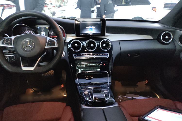 Used Mercedes-Benz C-Class 2018 C 200 Sport Edition Center Console