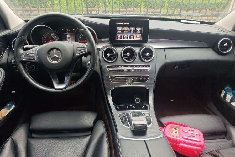 Used Mercedes-Benz C-Class 2018 C 200 L Sport Edition Center Console