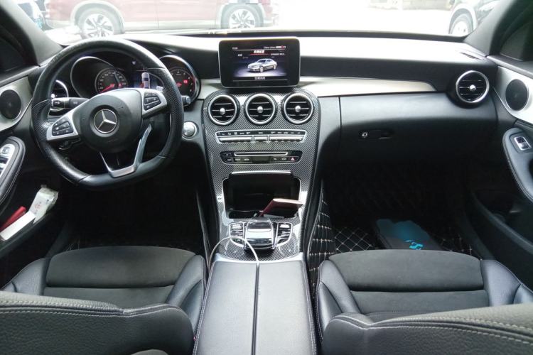 Used Mercedes-Benz C-Class 2018 C 200 Sport Edition Center Console