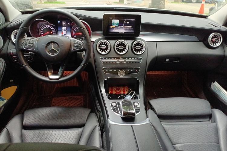 Used Mercedes-Benz C-Class 2018 C 200 L Sport Edition Achievement Special Edition Center Console