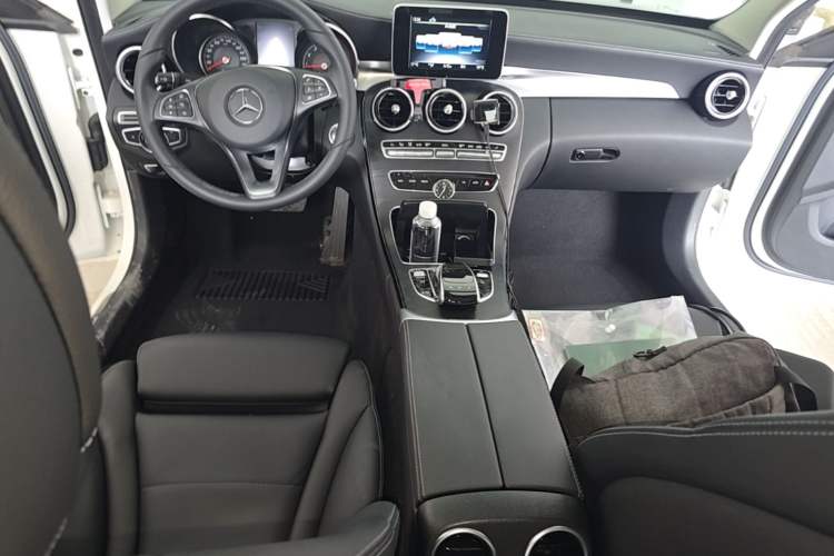 Used Mercedes-Benz C-Class 2018 C 200 L Sport Edition Center Console