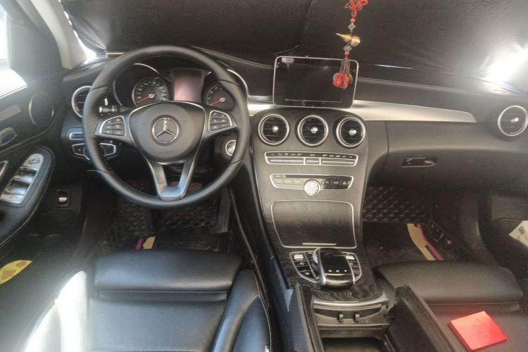 Used Mercedes-Benz C-Class 2018 C 200 L Sport Edition Center Console