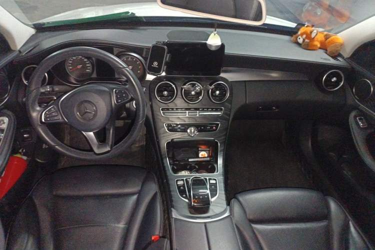 Used Mercedes-Benz C-Class 2018 C 200 L Sport Edition Center Console