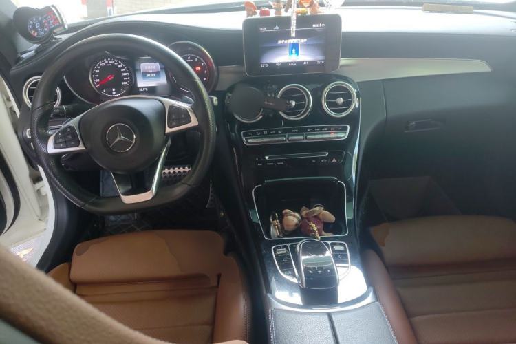 Used Mercedes-Benz C-Class 2018 C 200 Coupe Center Console
