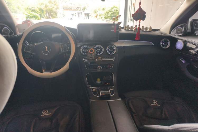 Used Mercedes-Benz C-Class 2018 C 200 L Sport Edition Center Console