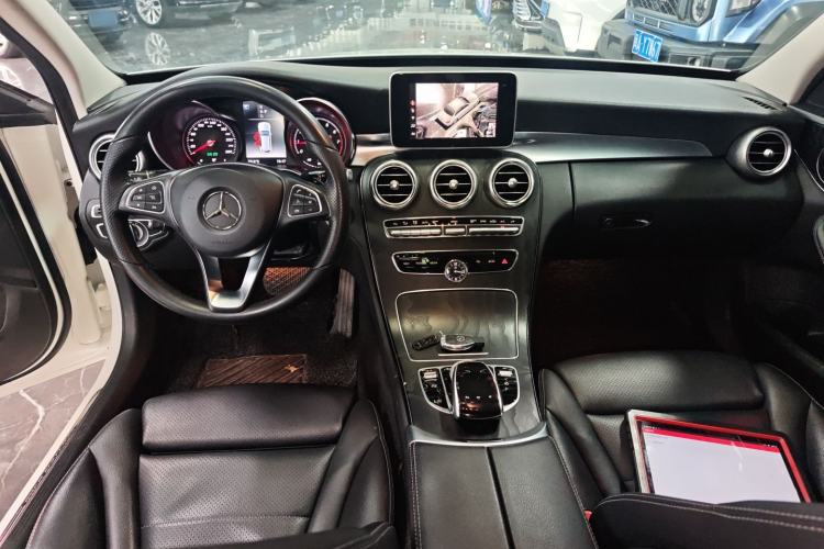 Used Mercedes-Benz C-Class 2018 C 200 Estate Center Console