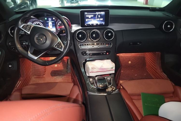 Used Mercedes-Benz C-Class 2018 C 200 Sport Edition Center Console