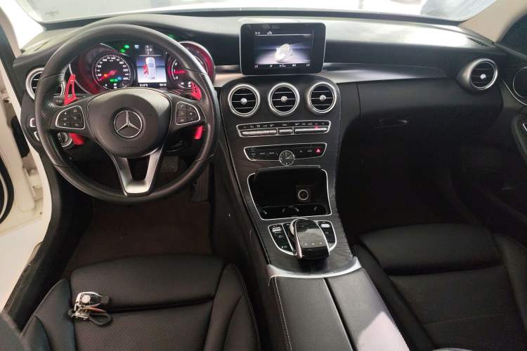 Used Mercedes-Benz C-Class 2018 C 200 Estate Center Console