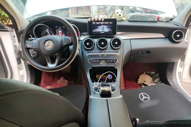 Used Mercedes-Benz C-Class 2018 C 200 L Sport Edition Center Console