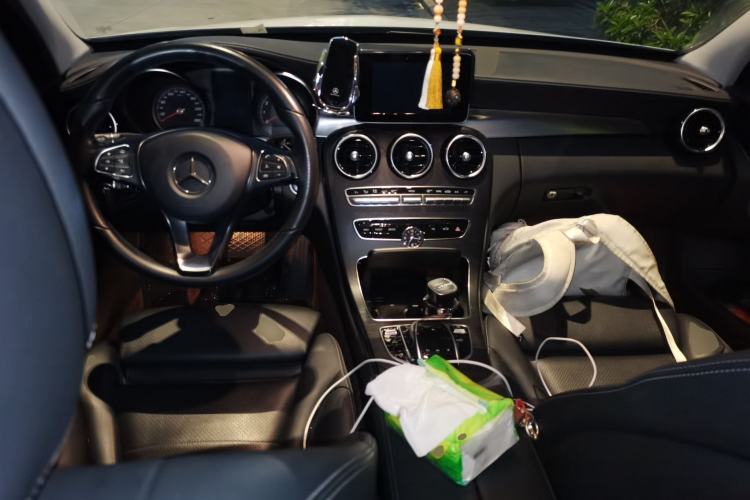 Used Mercedes-Benz C-Class 2018 C 200 L Sport Edition Achievement Special Edition Center Console