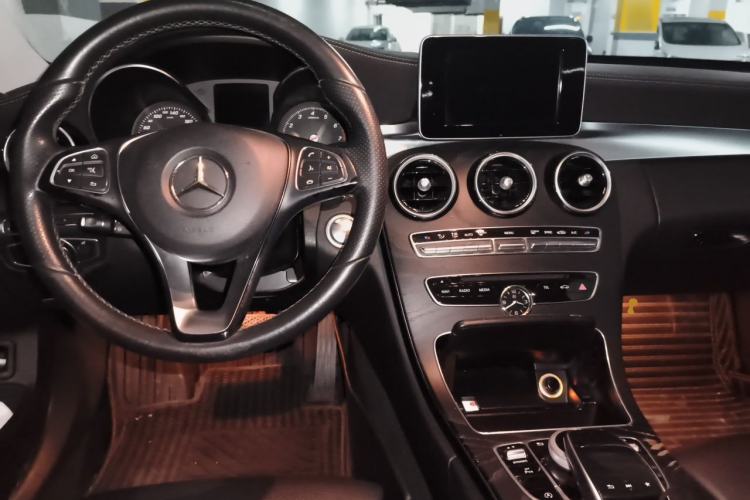 Used Mercedes-Benz C-Class 2018 C 200 L Sport Edition Center Console