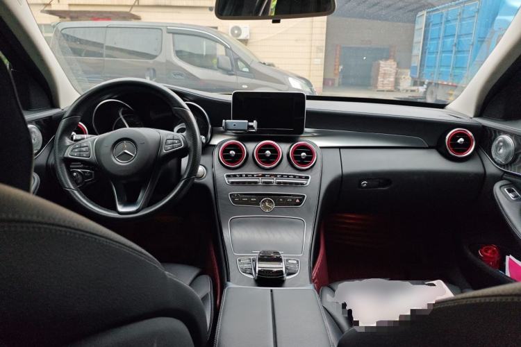 Used Mercedes-Benz C-Class 2018 C 200 L Sport Edition Center Console
