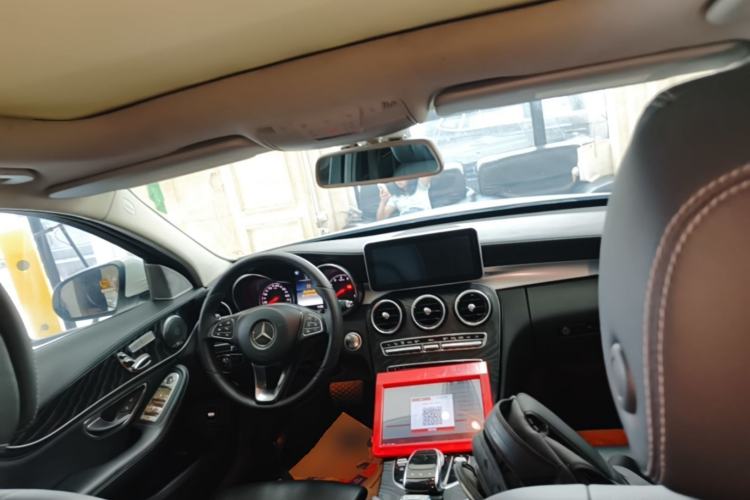 Used Mercedes-Benz C-Class 2018 C 200 L Sport Edition Center Console