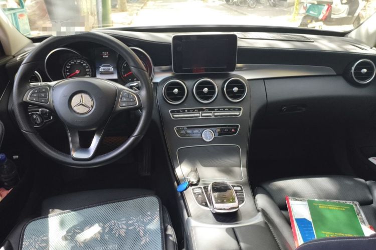 Used Mercedes-Benz C-Class 2018 C 200 L Center Console