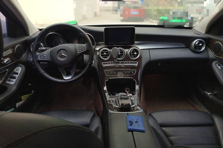 Used Mercedes-Benz C-Class 2018 C 200 L Center Console