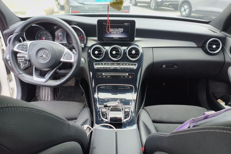 Used Mercedes-Benz C-Class 2018 C 200 Sport Edition Center Console