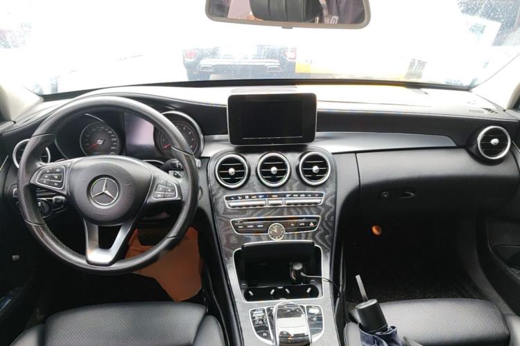 Used Mercedes-Benz C-Class 2018 C 200 L Sport Edition Center Console