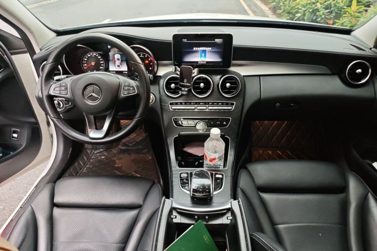 Used Mercedes-Benz C-Class 2018 C 200 L Sport Edition Center Console