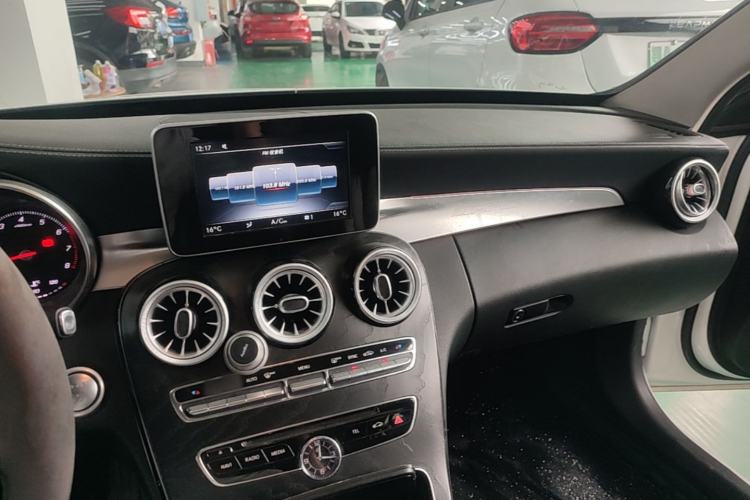 Used Mercedes-Benz C-Class 2018 C 200 L Sport Edition Center Console