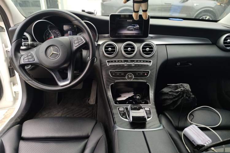 Used Mercedes-Benz C-Class 2018 C 200 Estate Center Console