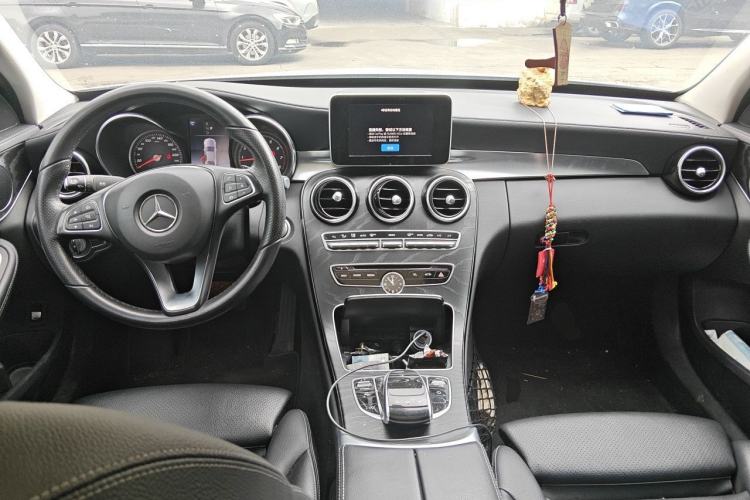Used Mercedes-Benz C-Class 2018 C 200 L Sport Edition Center Console