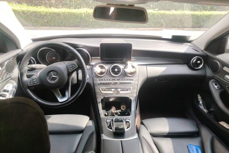Used Mercedes-Benz C-Class 2018 C 200 L Sport Edition Center Console
