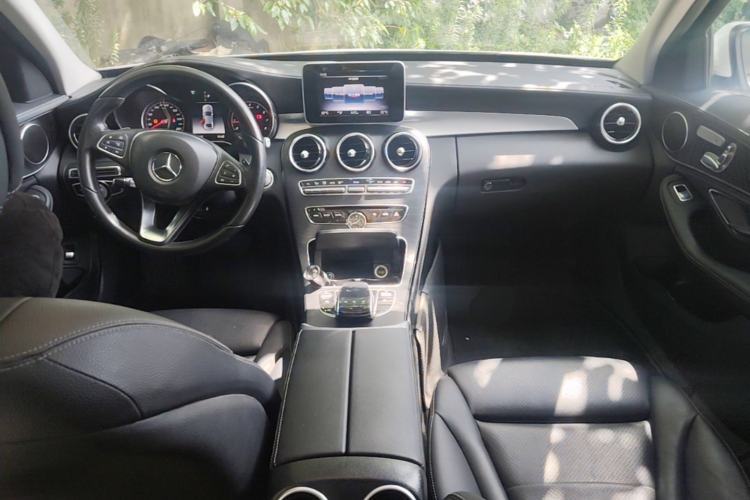 Used Mercedes-Benz C-Class 2018 C 200 L Sport Edition Center Console