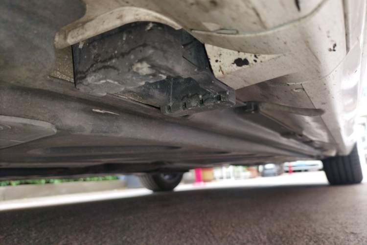 Used Mercedes-Benz C-Class 2018 C 200 Sport Edition Chassis Front Left