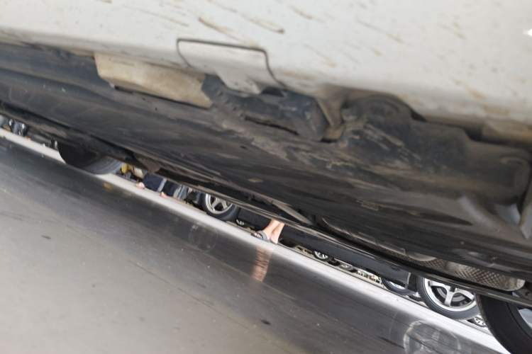 Used Mercedes-Benz C-Class 2018 C 200 Sport Edition Chassis Rear Left