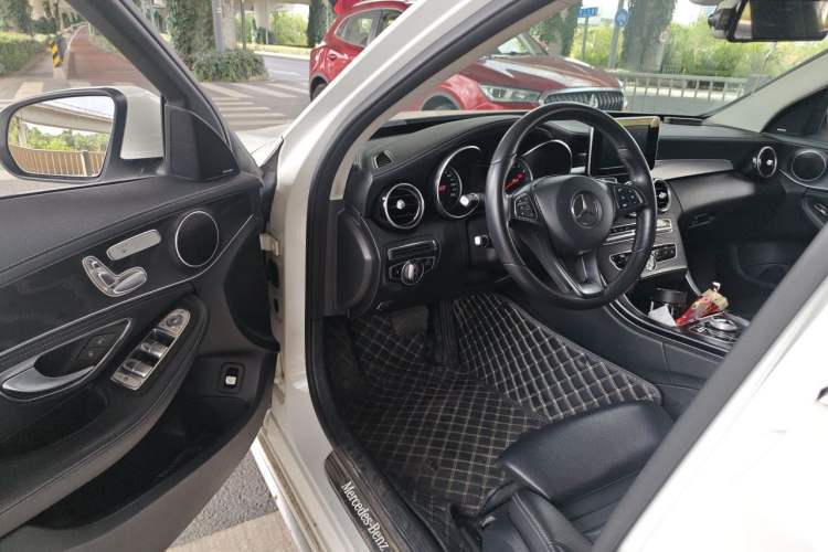 Used Mercedes-Benz C-Class 2018 C 200 L Sport Edition Driver Seat