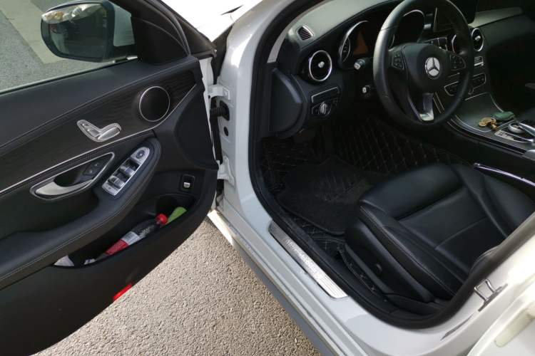 Used Mercedes-Benz C-Class 2018 C 180 L Fashion Edition Sport Version Driver Seat