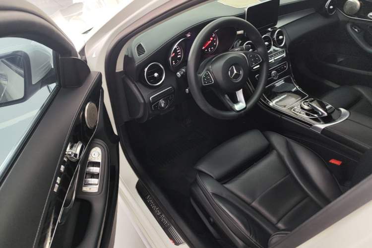 Used Mercedes-Benz C-Class 2018 C 180 L Fashion Edition Sport Version Driver Seat