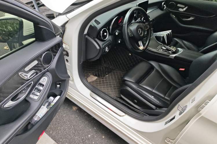 Used Mercedes-Benz C-Class 2018 C 200 L Sport Edition Driver Seat