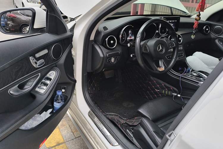 Used Mercedes-Benz C-Class 2018 C 200 L Driver Seat