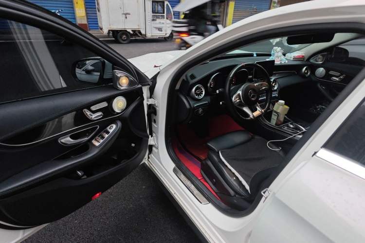 Used Mercedes-Benz C-Class 2018 C 200 L Driver Seat